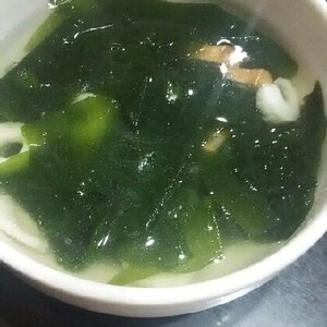 ちくわと玉ねぎとワカメの中華スープ